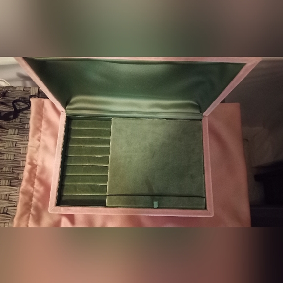 Rare Gucci Pink & Green Velvet Jewelry Box - Picture 4 of 7